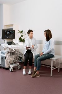 Tecnología de ultrasonido con paciente