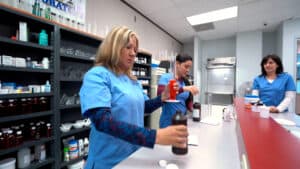 benefits of becoming a pharm tech in florida