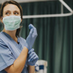 healthcare worker wearing her PPE